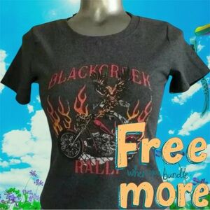 Free 🆕Graphic Biker Crop T-Shirt